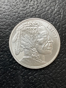 lot 51 image: 1 Ounce .999 Fine Silver Round
