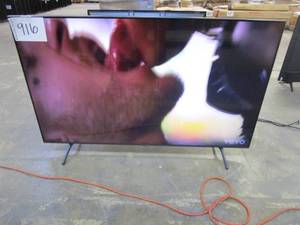 lot 916 image: SAMSUNG 55 Class 4K Crystal UHD (2160P) LED Smart TV with HDR UN55TU7000FXZA (VERTICAL & HORIZONTAL LINE)