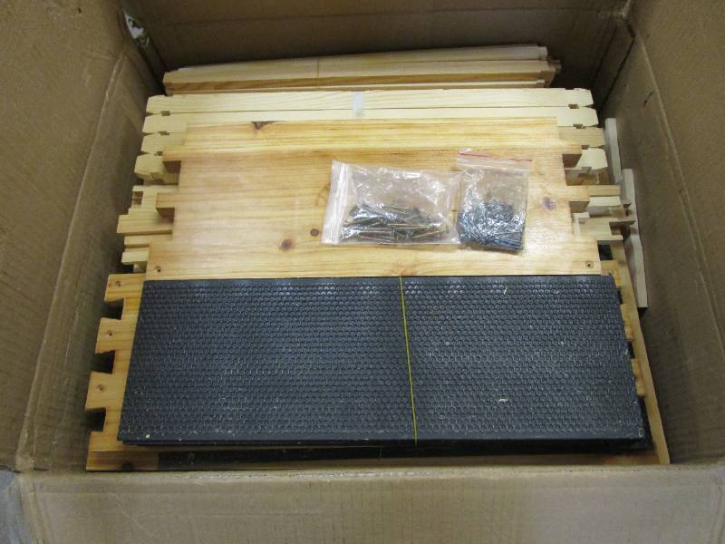 Honey Lake 10-Frame Unassembled Beehive - 1 Deep & 1 Super Box (OPEN BOX)