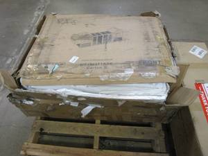 Large Chicken Coop (NOT INSPECTED, BOXES OPEN - 2 BOXES, MAY BE MISSING A BOX)