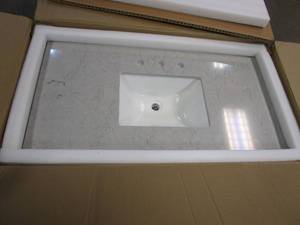 43 in x 22 in 3 Hole Engineered Stone Vanity Top with Backsplash (CHIPPED BACK RIGHT CORNER)
