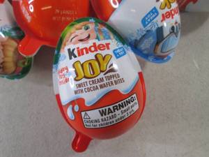 (B-3) 12 Kinder Joy Best by May 202...