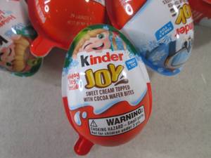 (B-3) 12 Kinder Joy Best by May 202...