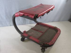 (A-1) Craftsman Rolling Work Stool...