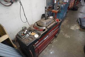 lot 4 image: Coats Model 40-40A Pneumatic Tire Changing Machine