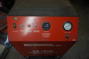 lot 3 image: RTI Refrigerant Technologies Model RR750X Refrigerant RecoveryCharge Station