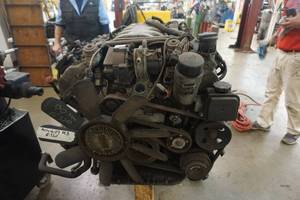 lot 6 image: Mercedes Benz Model E320 V6 Motor