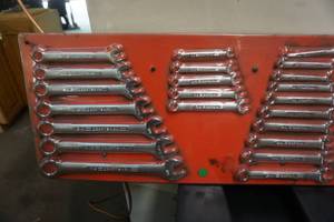 lot 7 image: Craftsman SAE and Metric Wrench Set With Screw Drivers and Allen Wrenches