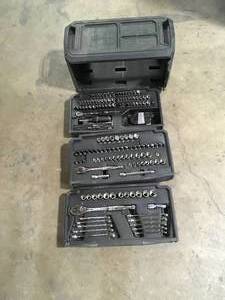 lot 25 image: Husky Mechanics Tool Set (270 Piece) Customer Returns See Pictures