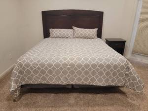 lot 26 image: Contemporary King Panel Headboard