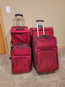 lot 100 image: Rugged Luggage Grouping