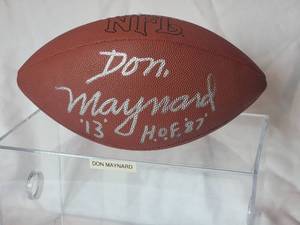 lot 2 image: Don Maynard Autographed Ball