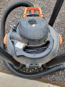 lot 82 image: Ridgid Shop Vacuum