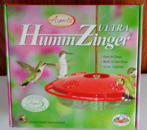 lot 44 image: Humm Zinger Hummingbird Feeder.