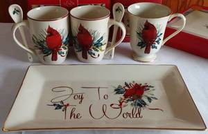 lot 65 image: Lenox Winter Greetings Mugs (3) and Platter
