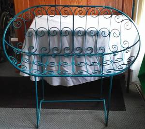 lot 77 image: Metal Outdoor Love seat.
