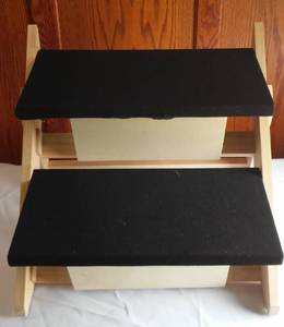 lot 78 image: Small Collapsible Wood Pet Steps.