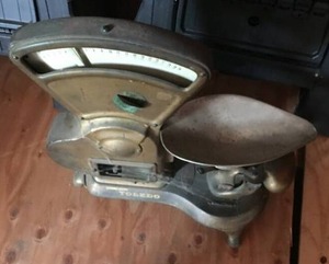 lot 103 image: Vintage Toledo Scale