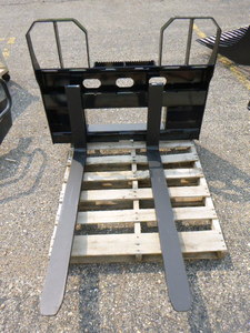 NEW Legend 5500 Lb. Walk Through Forks