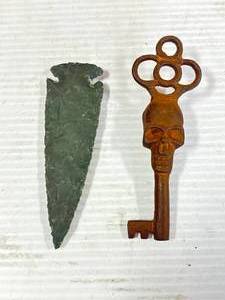 Unique Skull Key & Arrowhead