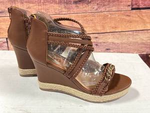New Womens XOXO Size 7.5 Shoes