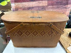 Antique Picknick Basket 22 � Inch Wide