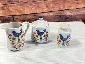 Vintage 1975 Lancaster County Blue Bird Fred Roberts Japan Pieces