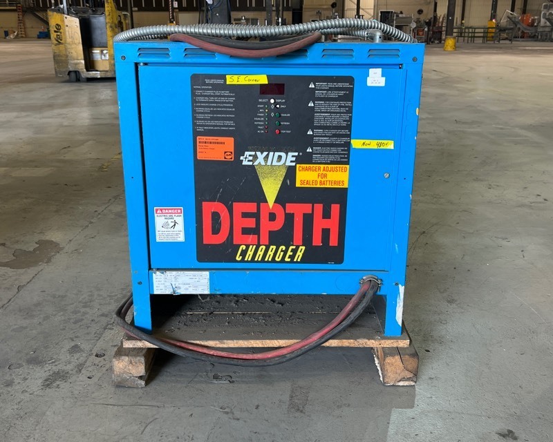 lot 137 image: 48V Battery Charger