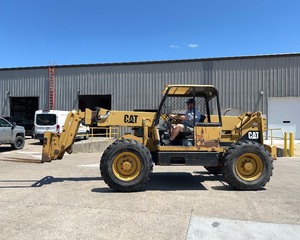 lot 30 image: 1996 Caterpillar Telehandler TH63