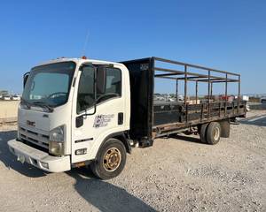 lot 120 image: 2008 GMC W4500 Diesel Truck