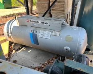 lot 180 image: 60 Gallon Air Tank