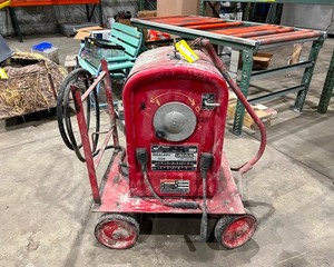 lot 136 image: Lincoln Stick Welder