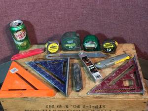 lot 39 image: Stanley - Milwaukee - Masterforce Squares - Tapes - Knives