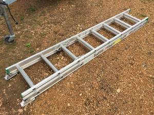 lot 42 image: Werner 16 Aluminum Extension Ladder