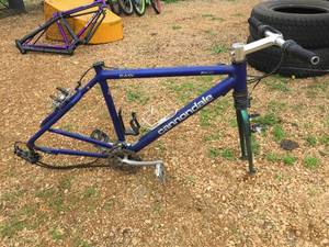 lot 59 image: Cannondale F600 CAD2 Mens Bike