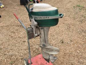 lot 68 image: Classic Mercury Mark 25 Outboard Motor 20HP