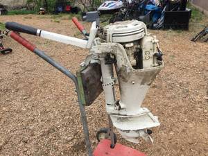 lot 71 image: Vintage Sears 7.5 hp Outboard Motor
