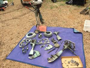 lot 74 image: 3 Vintage Johnson Seahorse Outboard Motors - Parts