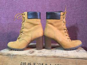 lot 78 image: Pair Womens Timberland High-Heel Boots