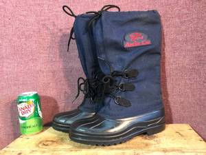 lot 82 image: Pair Artic Cat Snowmobile Boots