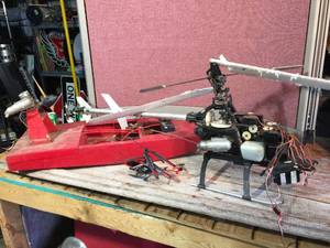 lot 84 image: Vintage & Misc RC Boat - Copters - Engine