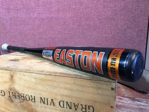 lot 85 image: Easton Reflex C405 Ultra Bat
