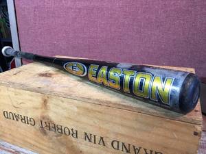 lot 86 image: Easton Black Magic BKS Bat
