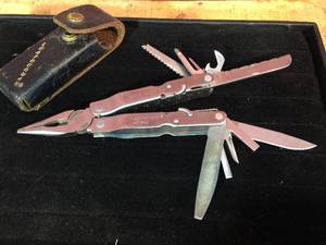 lot 115 image: Leatherman Super Tool 200 Multi-Tool With Sheath