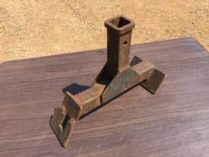 lot 154 image: Skidsteer Quick-Tach Trailer Receiver Hitch