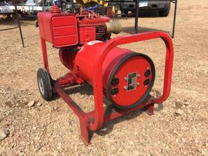lot 162 image: Gillette 120V240V Gas Generator