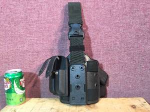 lot 139 image: SafariLand Thigh Holster