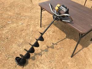 lot 171 image: Magnum 3 Plus Gas ICE Auger