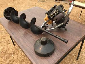 lot 184 image: Magnum 3 Plus Gas ICE Auger