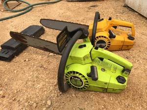 lot 185 image: 2 Poulan - Craftsman Gas Chainsaws